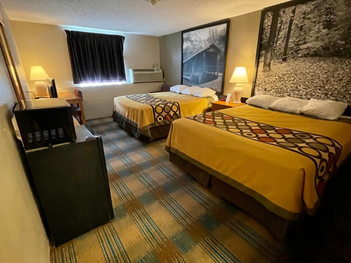Super 8 By Wyndham Hotel Hannibal